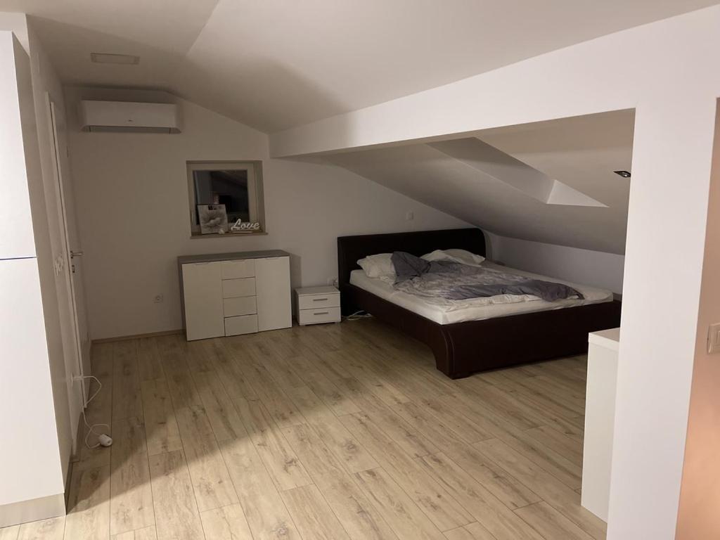 Tom'S House Njivice Apartment Екстериор снимка