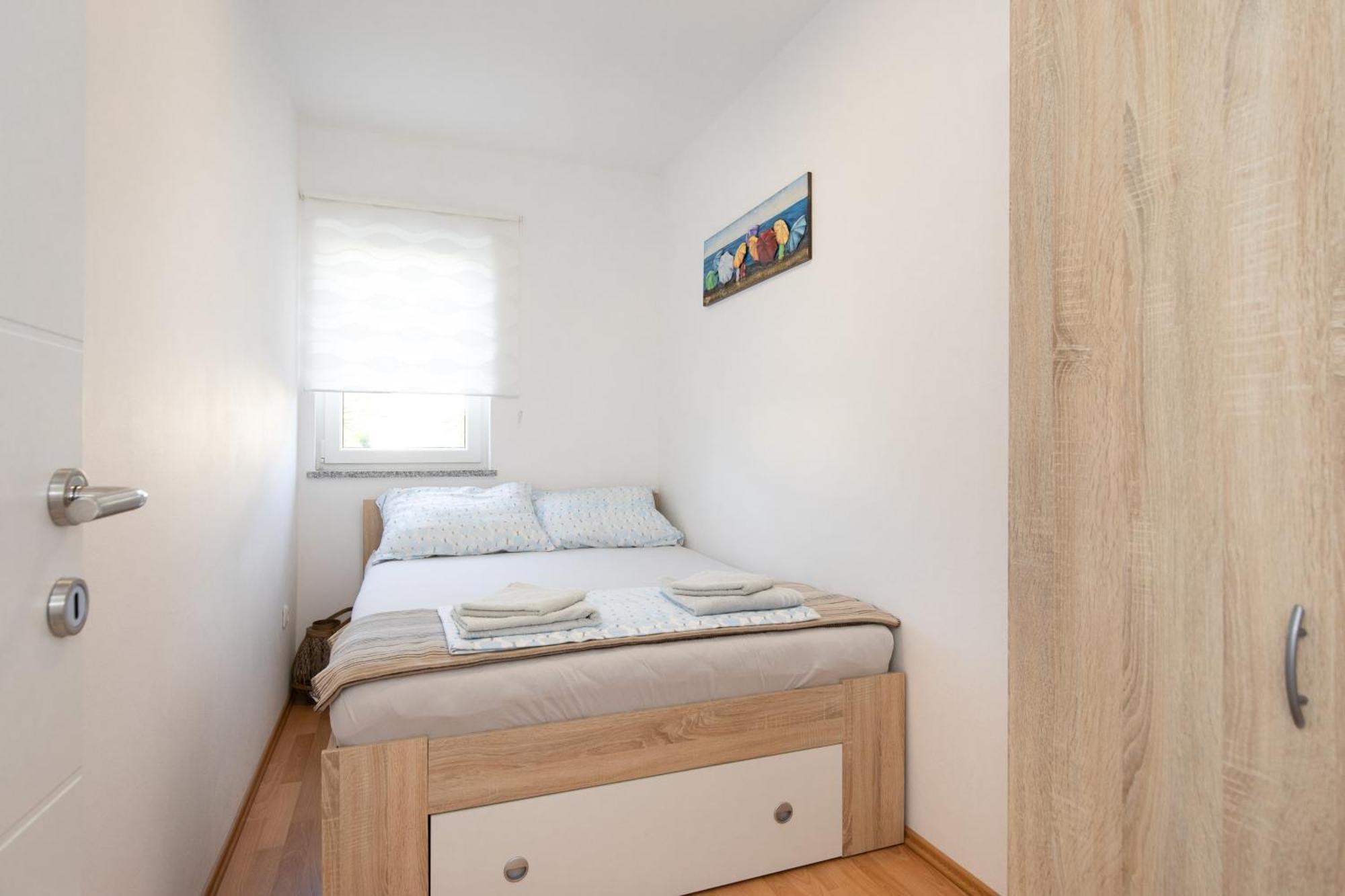 Tom'S House Njivice Apartment Екстериор снимка