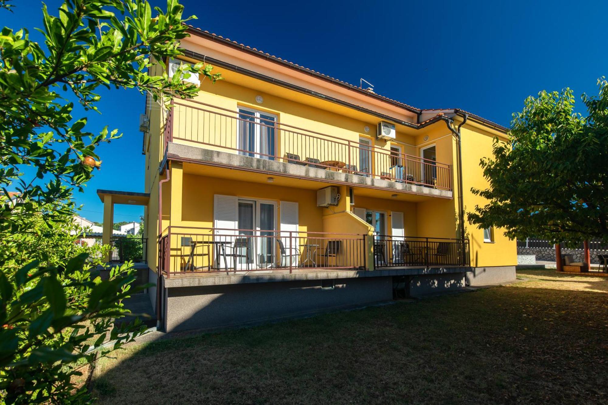 Tom'S House Njivice Apartment Екстериор снимка