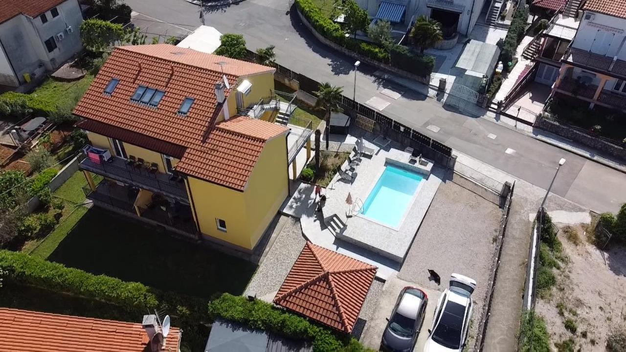 Tom'S House Njivice Apartment Екстериор снимка